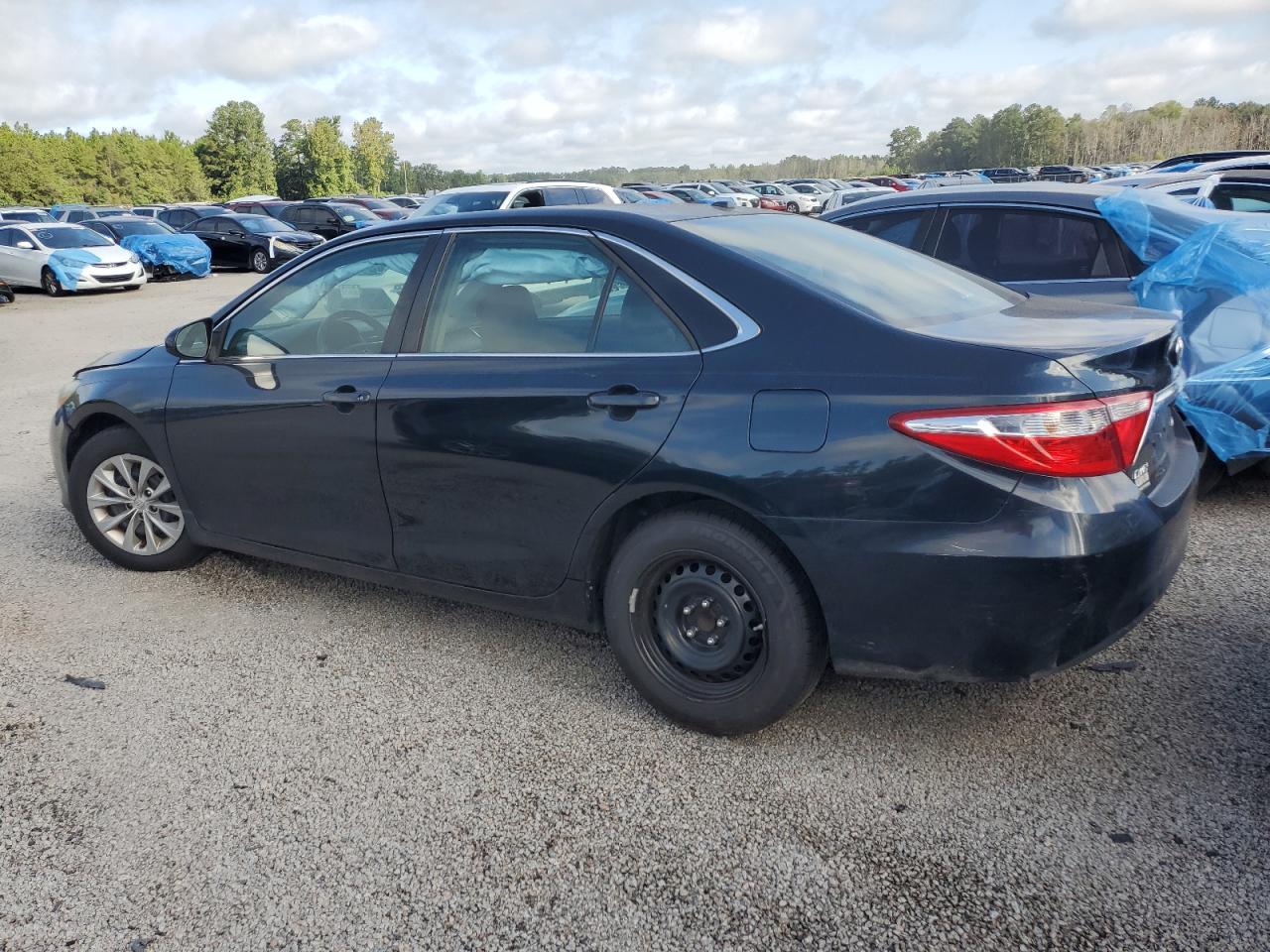 4T1BF1FK8FU484440 2015 TOYOTA CAMRY - Image 2