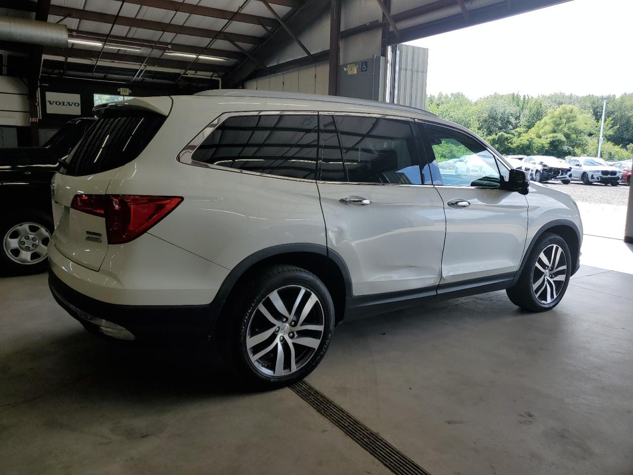 2017 Honda Pilot - Image 3