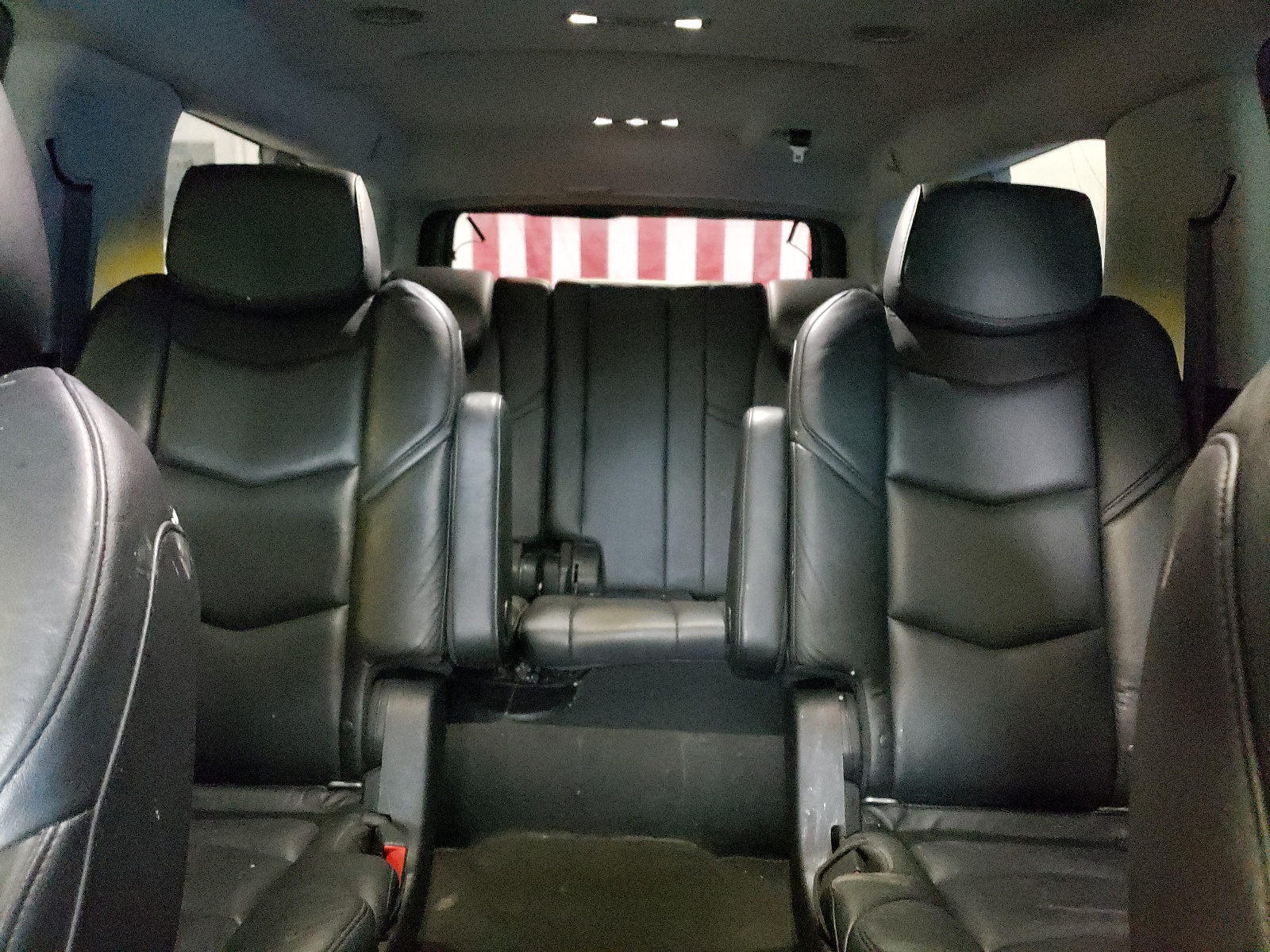 1GYS3GKJ2KR289275 2019 Cadillac Escalade Esv