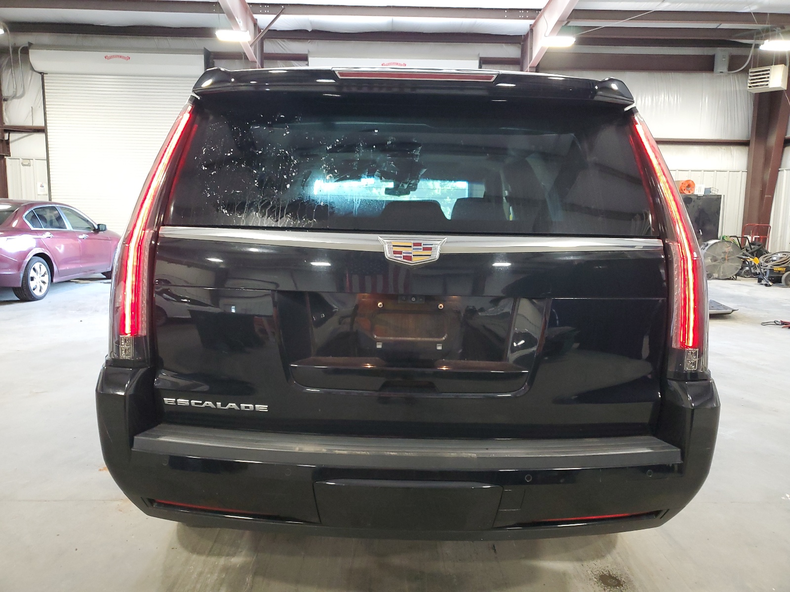 1GYS3BKJ5LR181785 2020 Cadillac Escalade Luxury