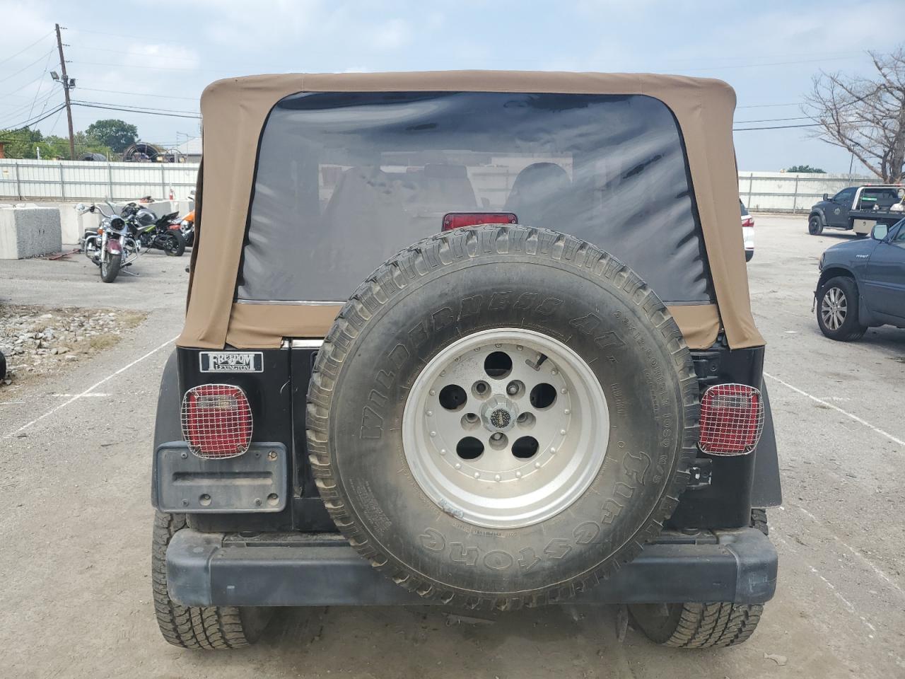 1998 Jeep Wrangler / Tj Sahara VIN: 1J4FY49S1WP720805 Lot: 65893574