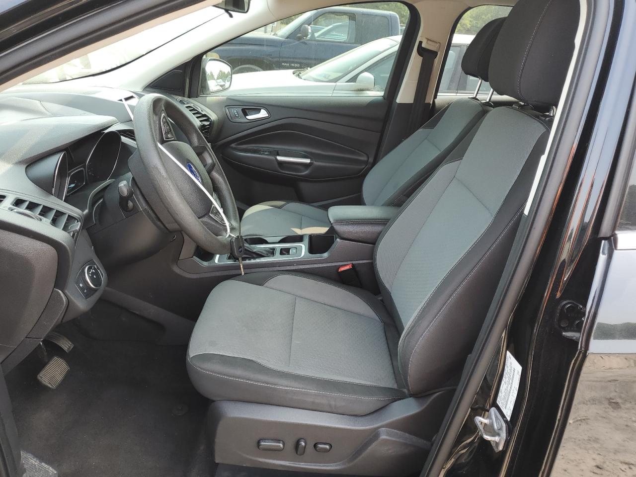1FMCU0GD7HUA35337 2017 Ford Escape Se