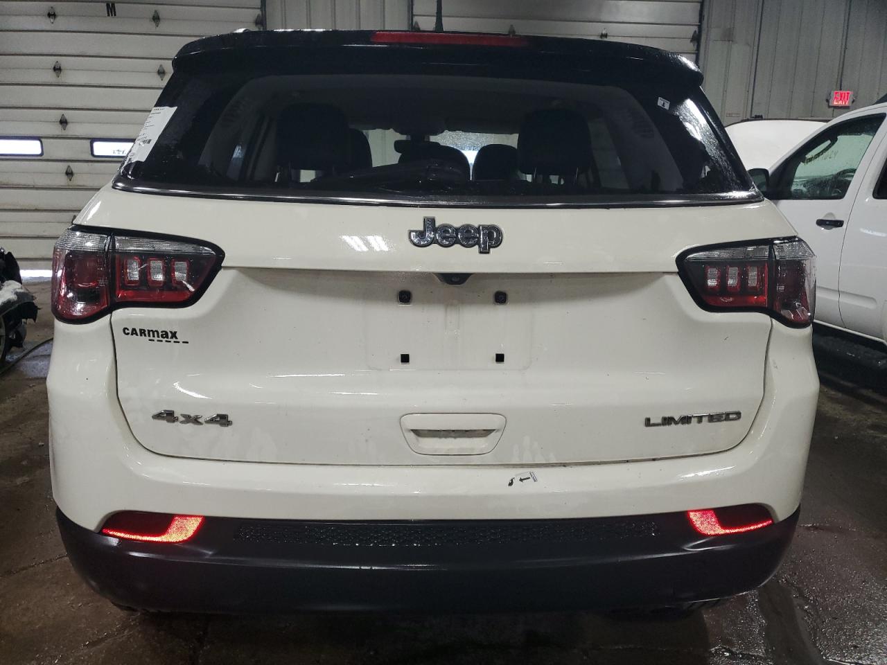 3C4NJDCB8JT399302 2018 Jeep Compass Limited