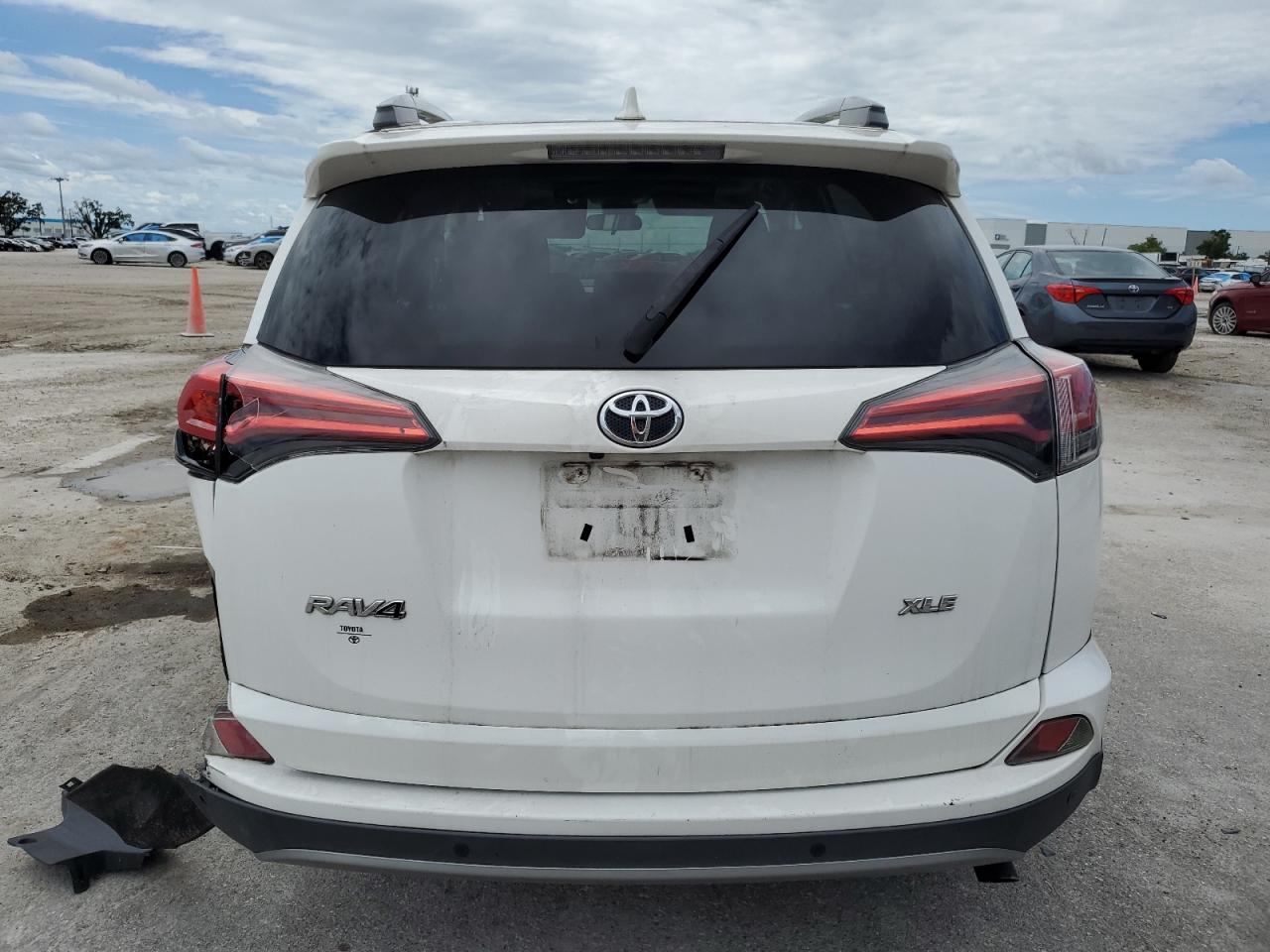 2017 Toyota Rav4 Xle VIN: 2T3WFREV5HW384656 Lot: 66211774