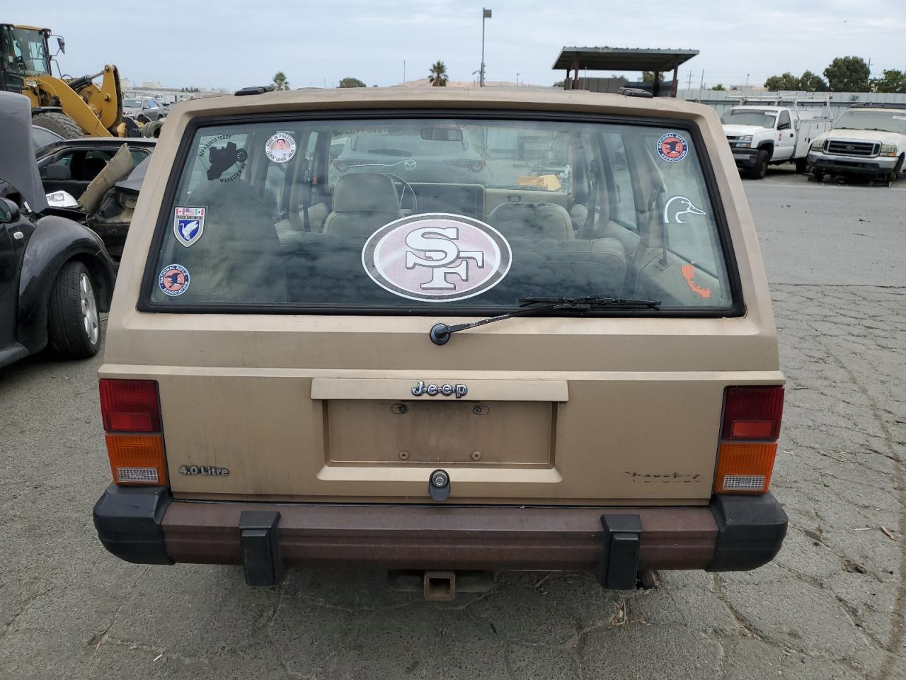 1990 Jeep Cherokee Pioneer VIN: 1J4FJ38L1LL228061 Lot: 65844854