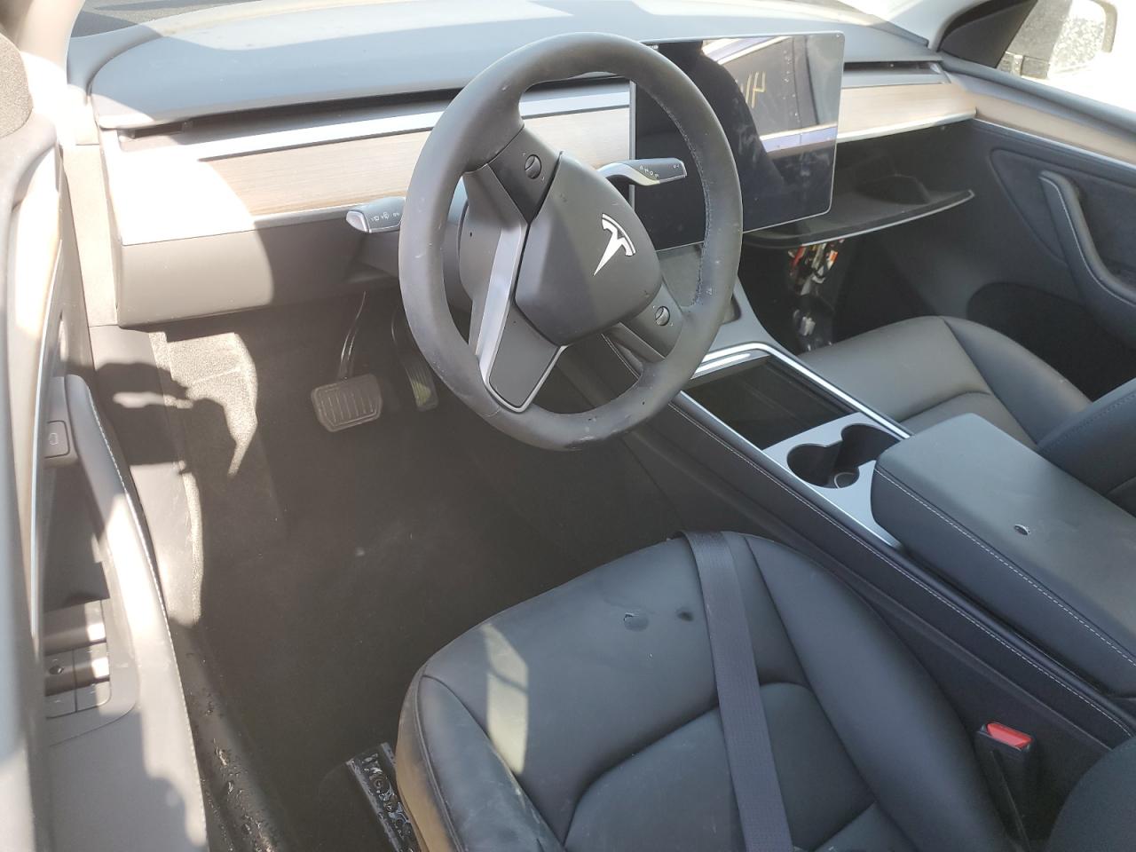 7SAYGDEE5RA234837 2024 Tesla Model Y