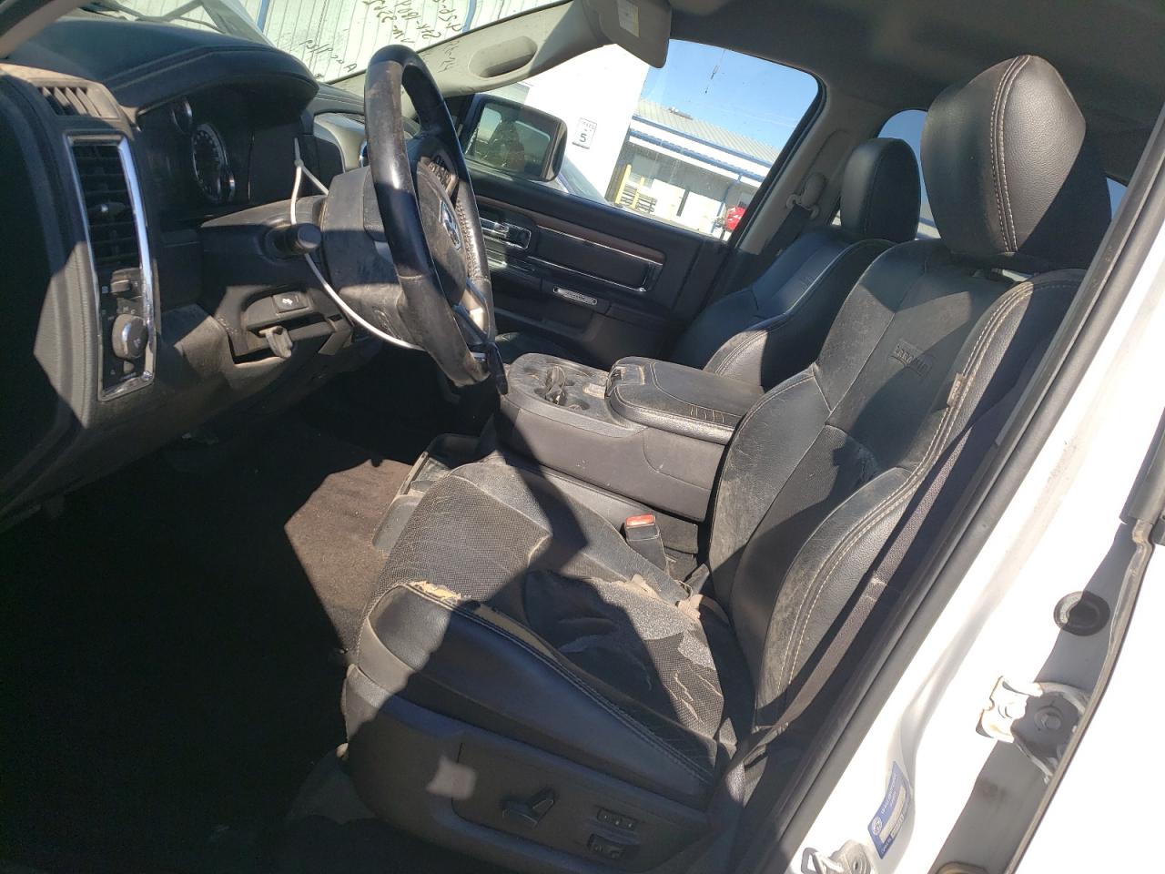 2015 Ram 1500 Laramie VIN: 1C6RR7NT4FS631718 Lot: 68492844