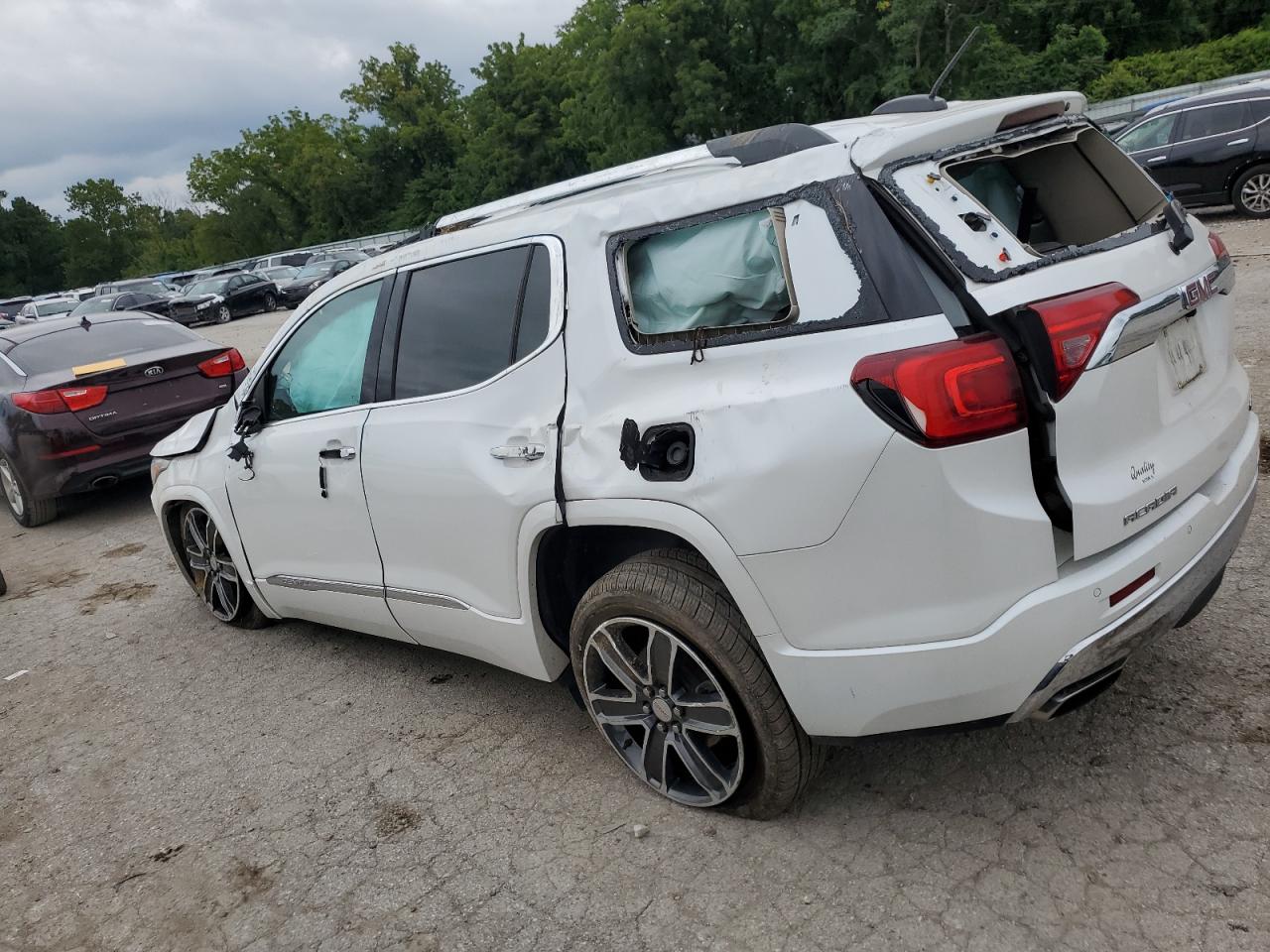 2018 GMC Acadia - Image 2
