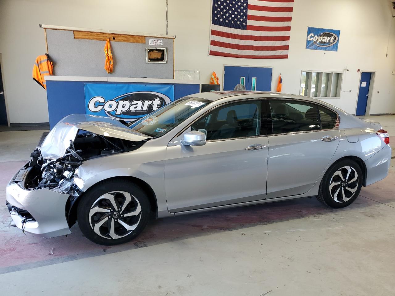 1HGCR3F81HA027796 2017 HONDA ACCORD - Image 1