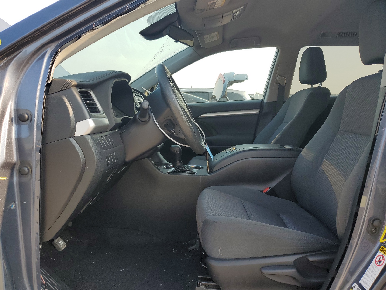 5TDBZRFH1KS986283 2019 Toyota Highlander Le