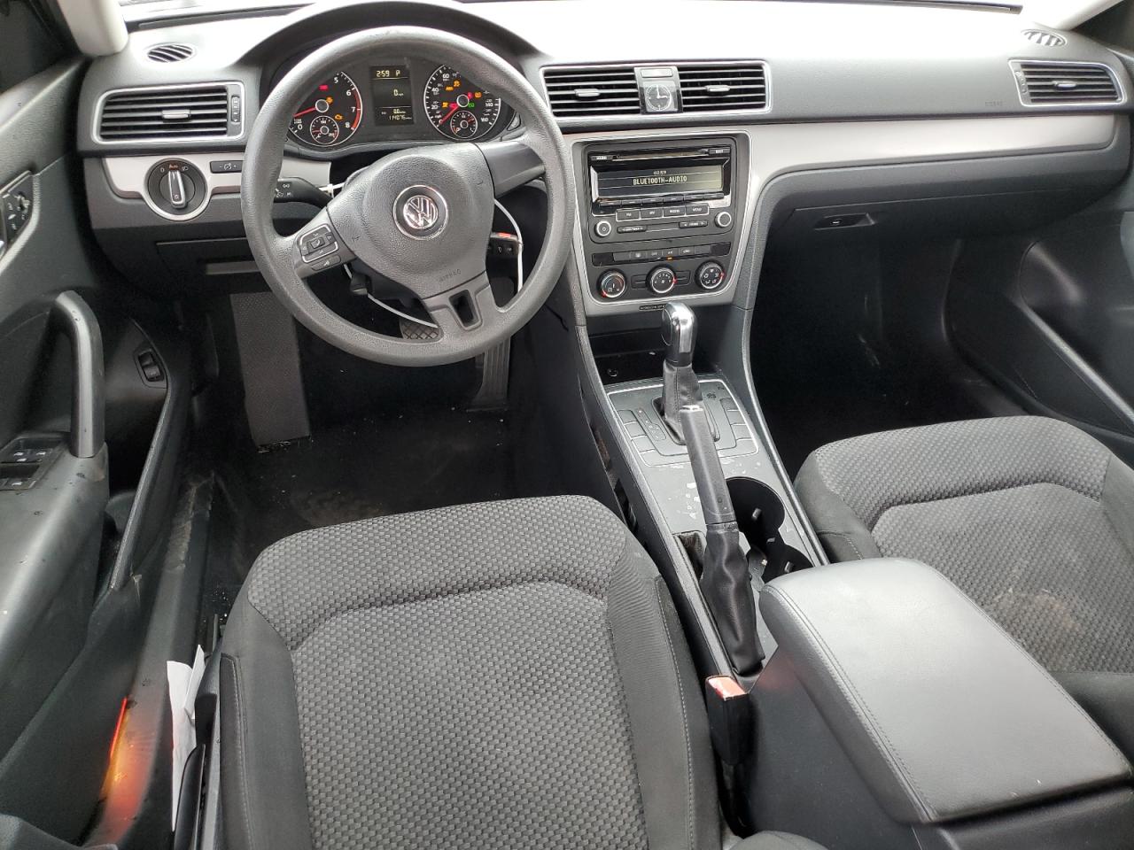 2014 Volkswagen Passat - Image 8