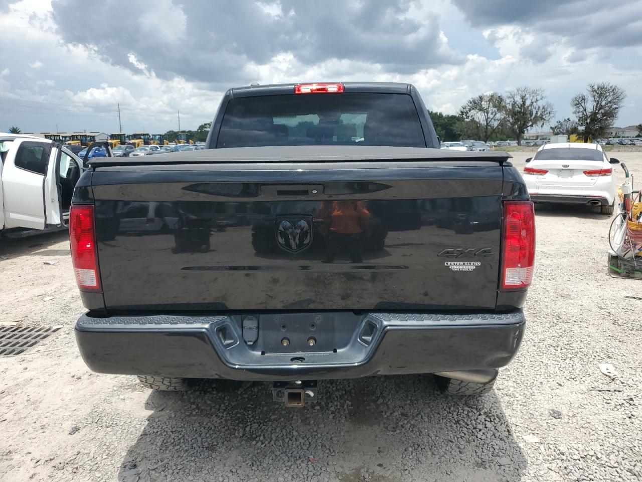 2017 Ram 1500 St VIN: 1C6RR7KG6HS694393 Lot: 65665254
