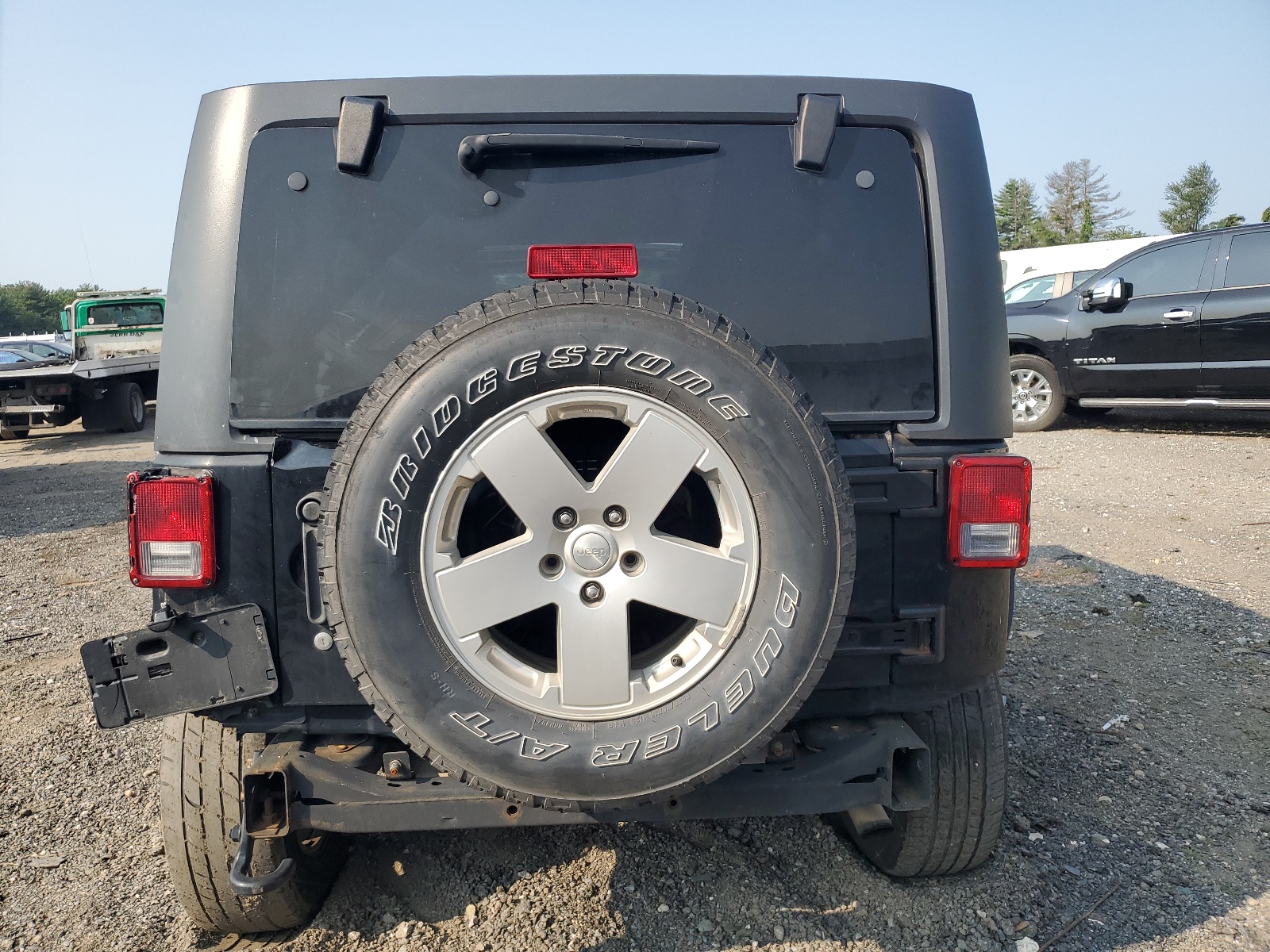 1J4HA5H15BL632885 2011 Jeep Wrangler Unlimited Sahara