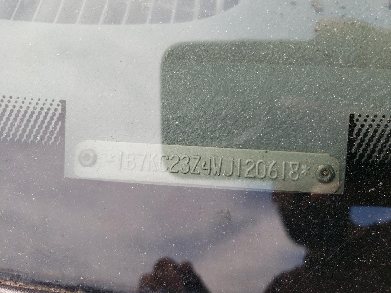 1998 Dodge Ram 2500 VIN: 1B7KC23Z4WJ120618 Lot: 65864214