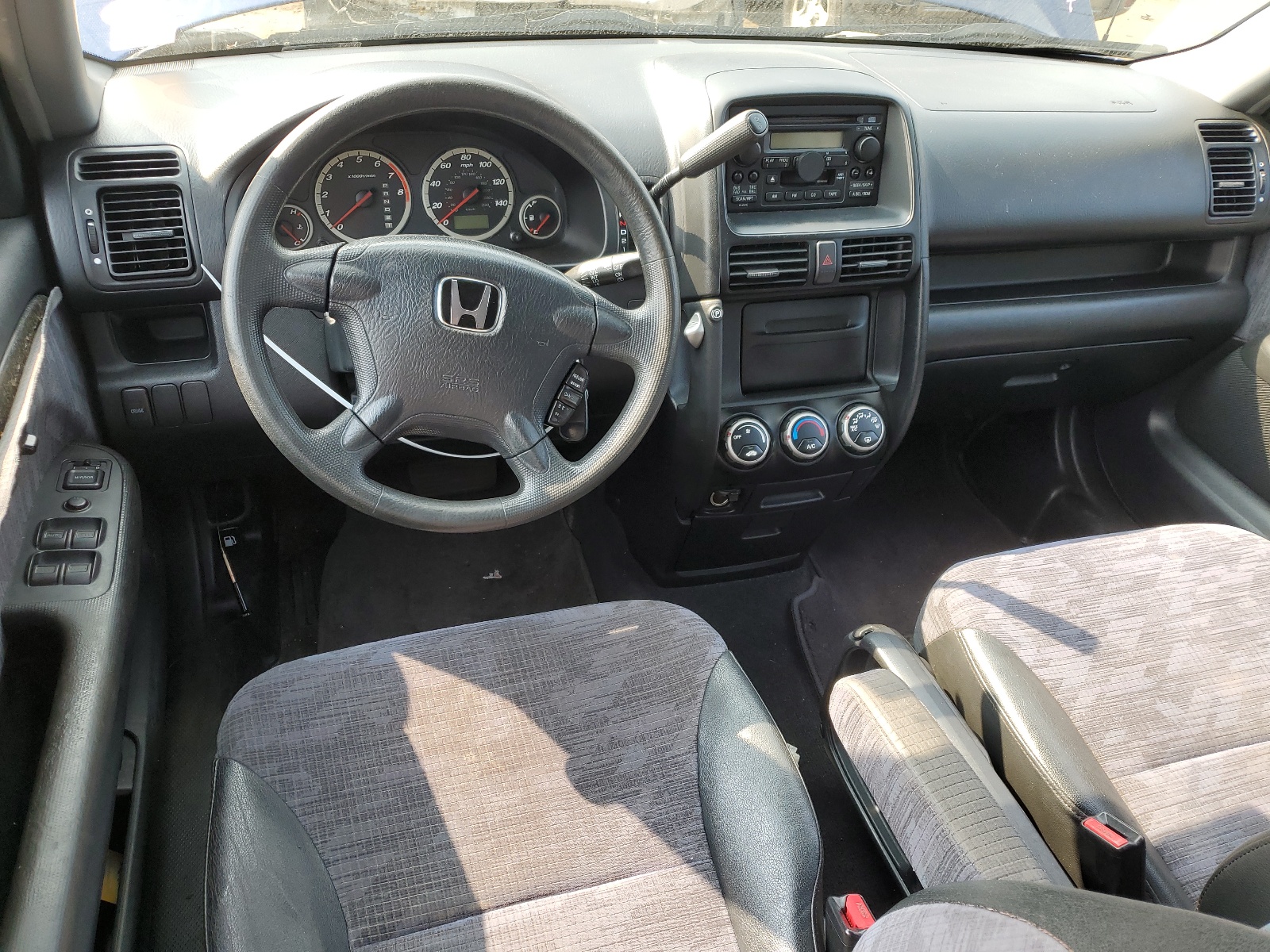 JHLRD78594C053940 2004 Honda Cr-V Lx