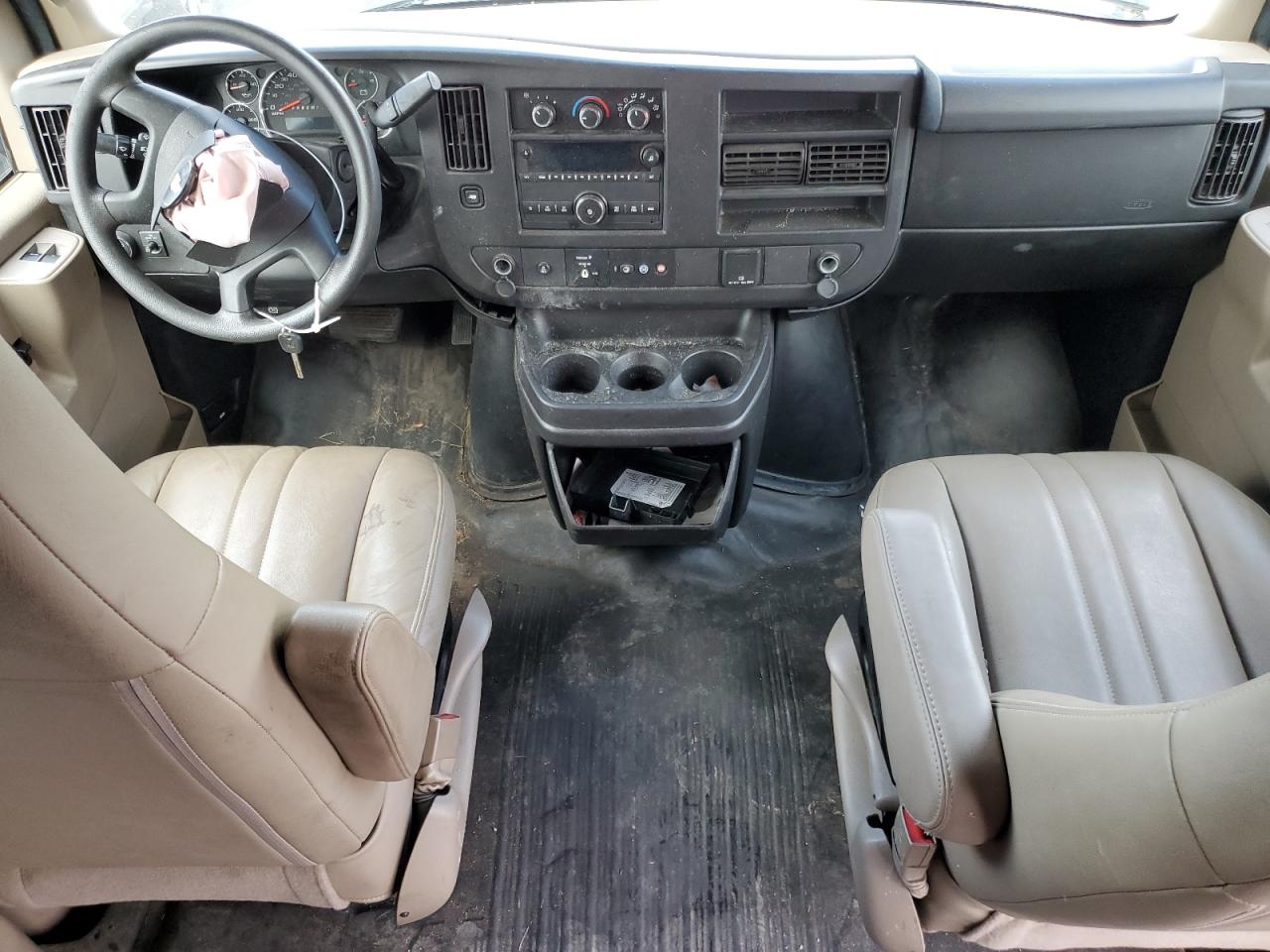 2018 Chevrolet Express G2500 VIN: 1GCWGBFP5J1335949 Lot: 67335904