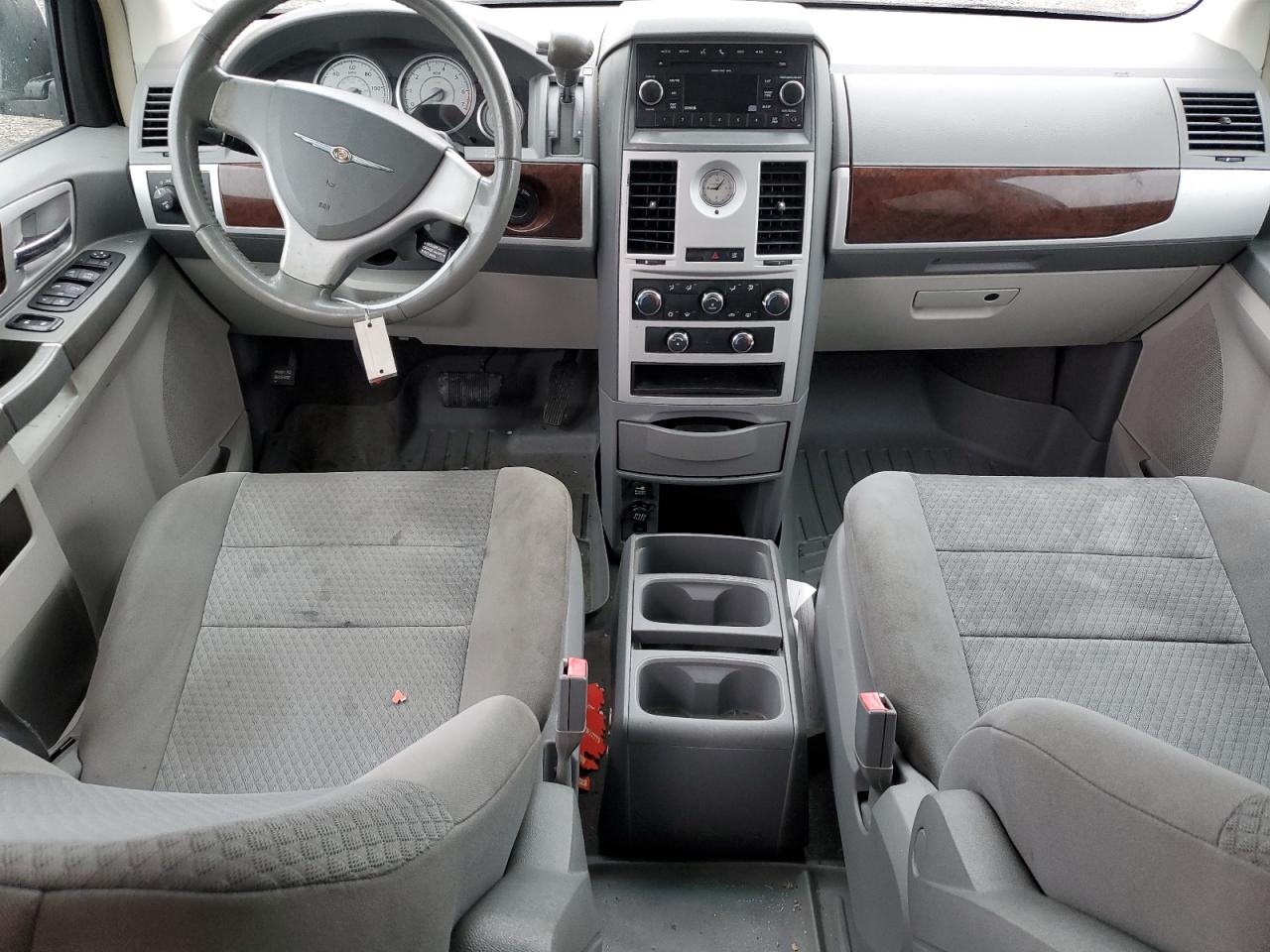 2010 Chrysler Town & Country Touring VIN: 2A4RR5D15AR305587 Lot: 66842114