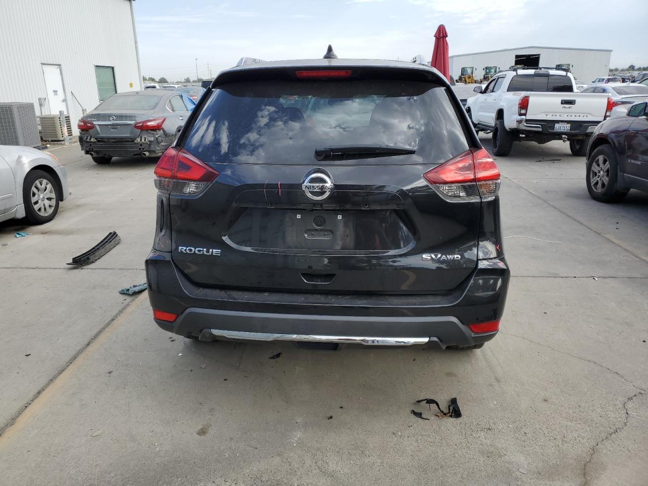 2017 Nissan Rogue S VIN: KNMAT2MV8HP583501 Lot: 64707814