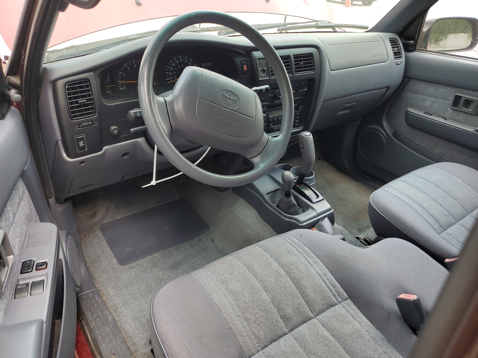 4TAWN72N0YZ607709 2000 Toyota Tacoma Xtracab