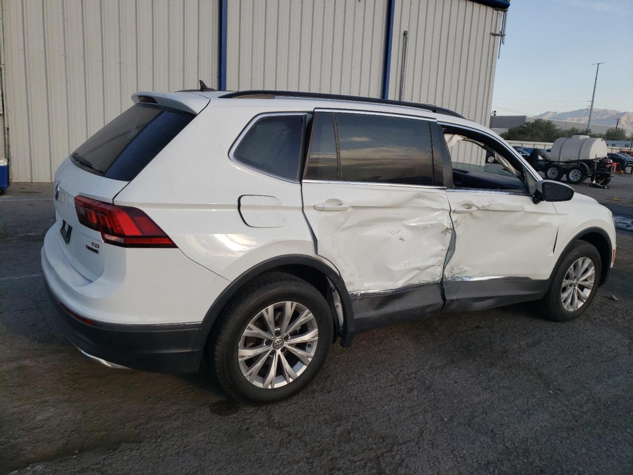 VIN 3VV2B7AX4JM193549 2018 VOLKSWAGEN TIGUAN no.3