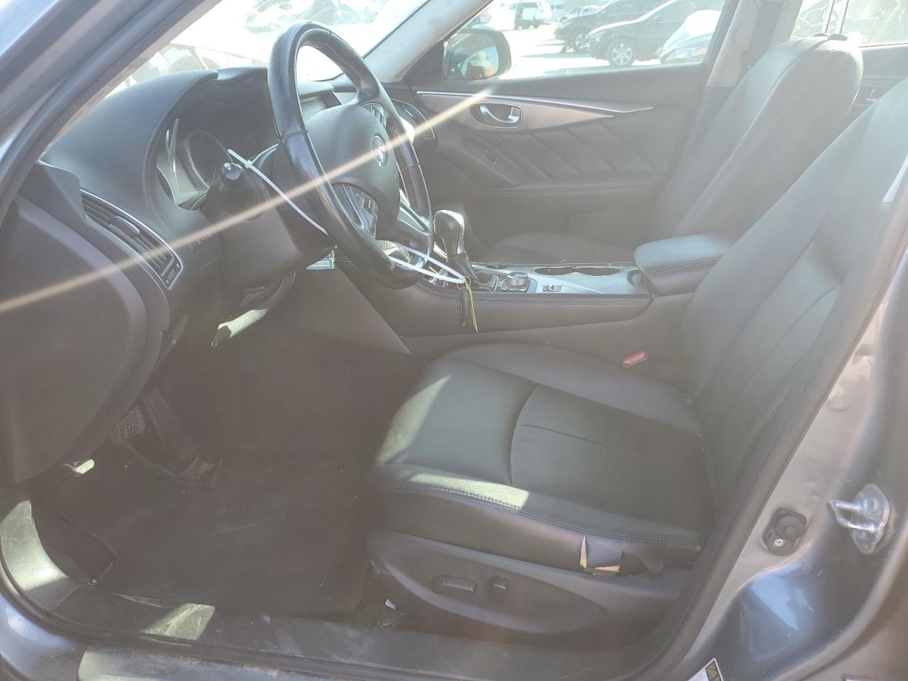 2015 Infiniti Q50 - Image 7