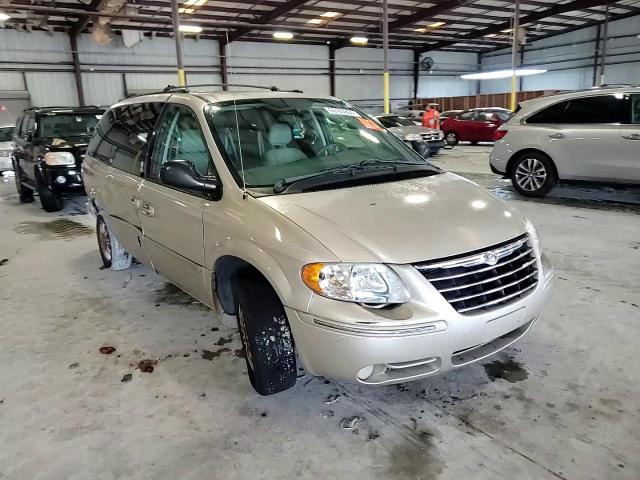 2005 Chrysler Town & Country Touring VIN: 2C4GP54L25R189226 Lot: 66143864