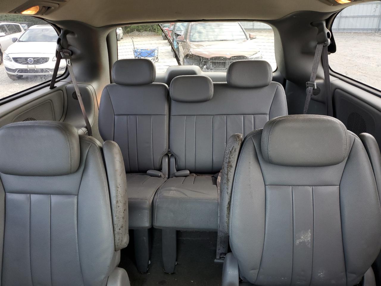 2005 Chrysler Town & Country Touring VIN: 2C4GP54L65R389106 Lot: 67909554