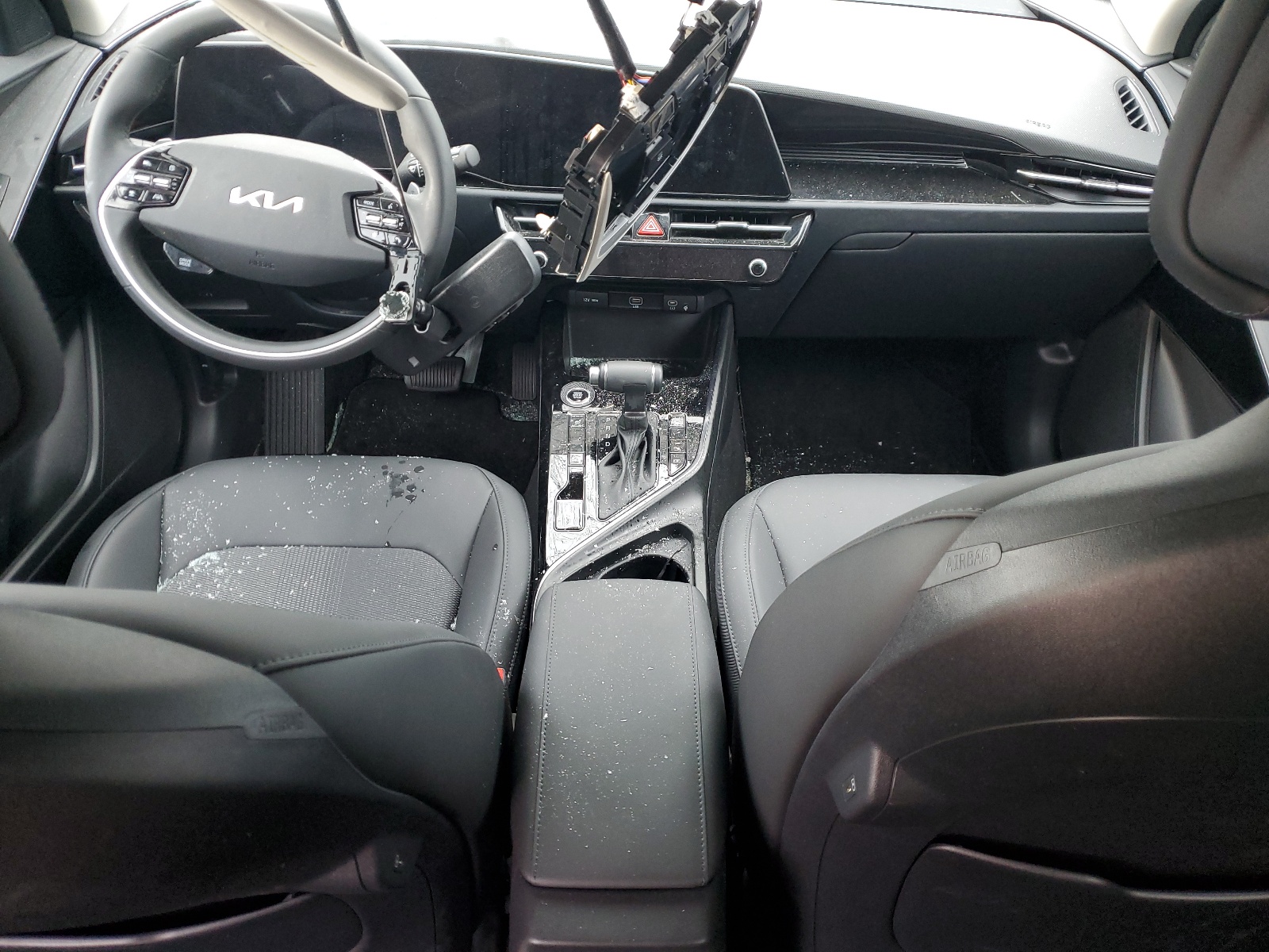 Фото: KNDCR3LE0R5148807 - 8