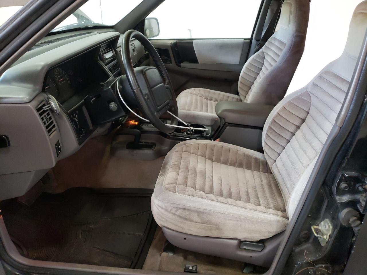 1994 Jeep Grand Cherokee Laredo VIN: 1J4GZ58Y2RC134980 Lot: 67889844