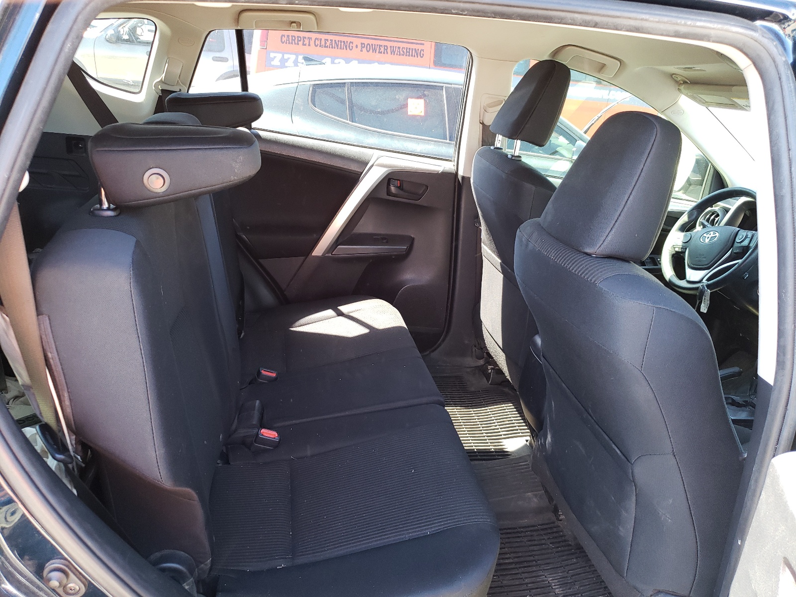 JTMBFREV4HJ711044 2017 Toyota Rav4 Le