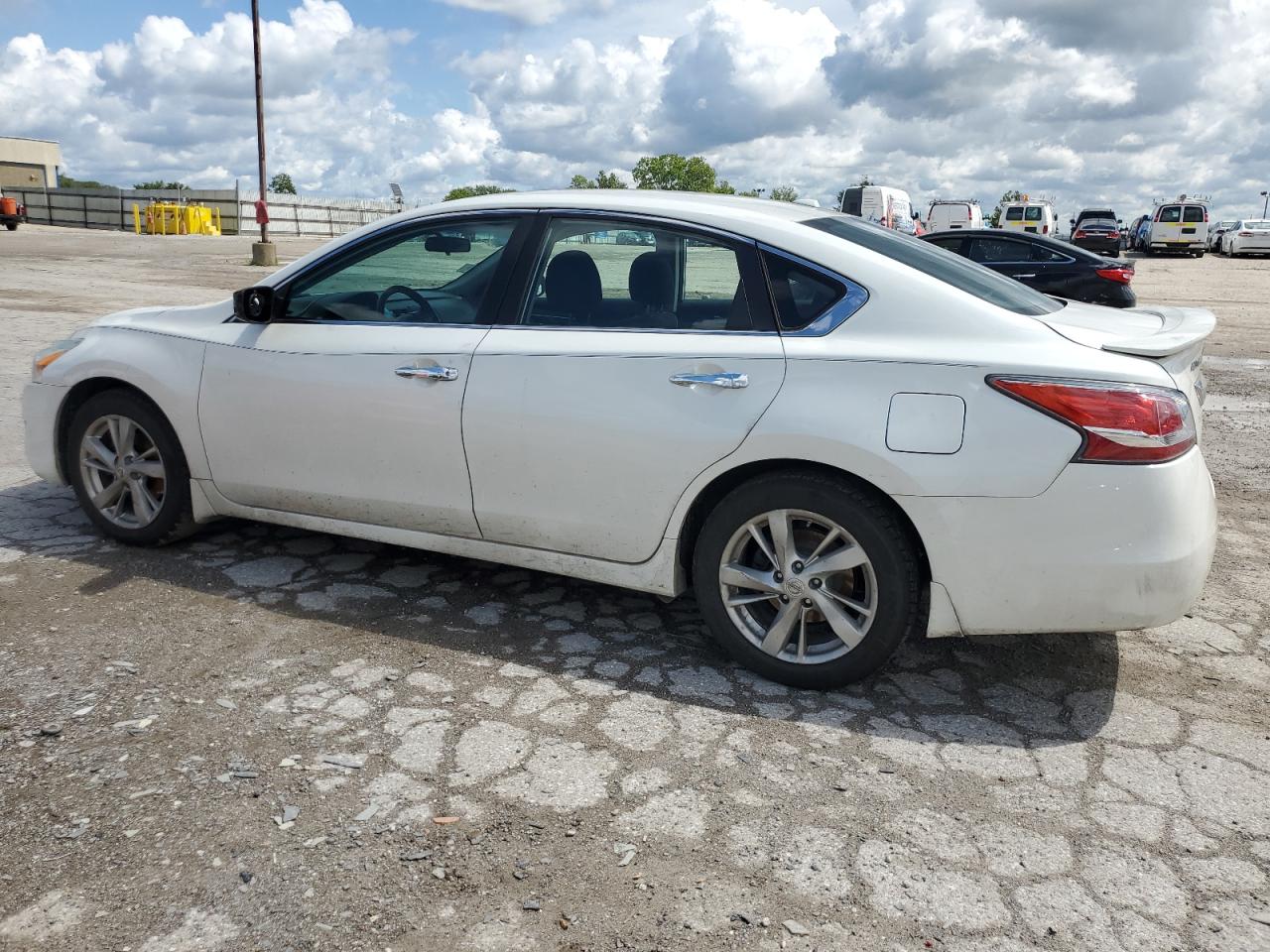 2014 Nissan Altima - Image 2