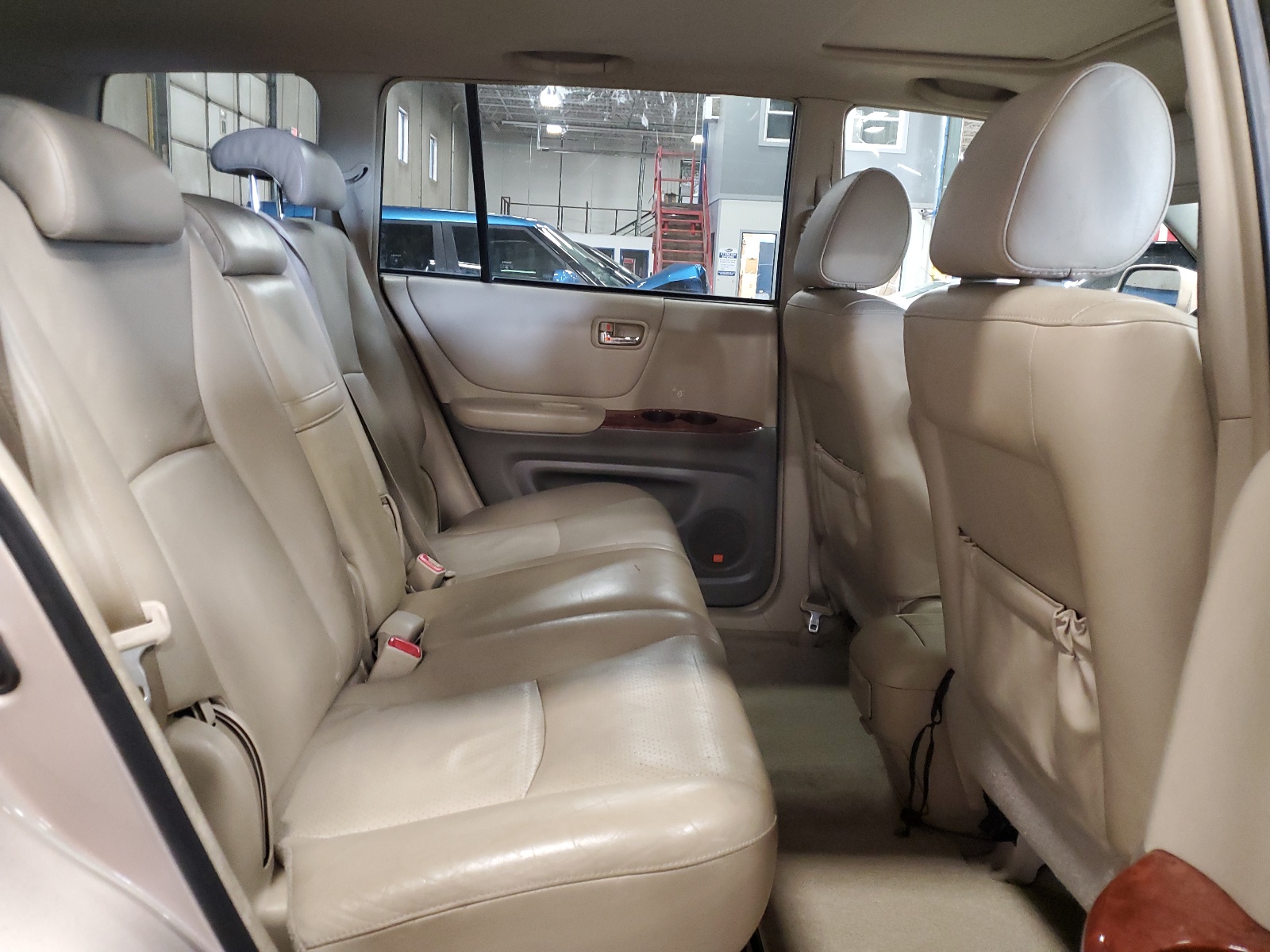 JTEEP21A550070360 2005 Toyota Highlander Limited