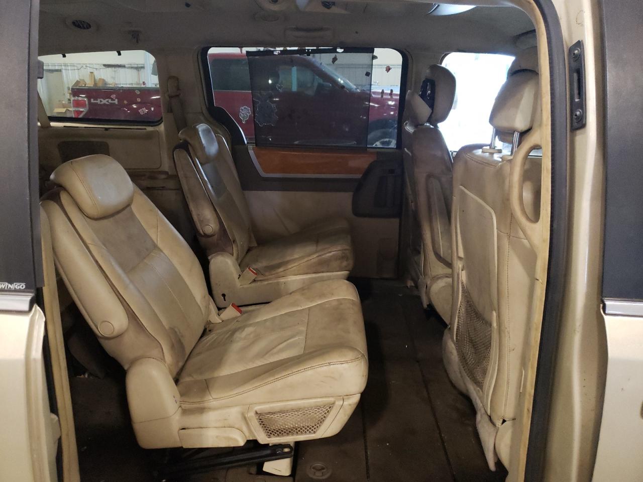 2010 Chrysler Town & Country Limited VIN: 2A4RR7DX2AR456712 Lot: 68245224