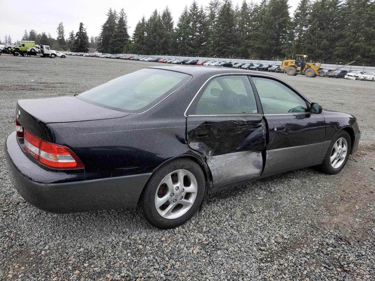 2001 Lexus ES - Image 3