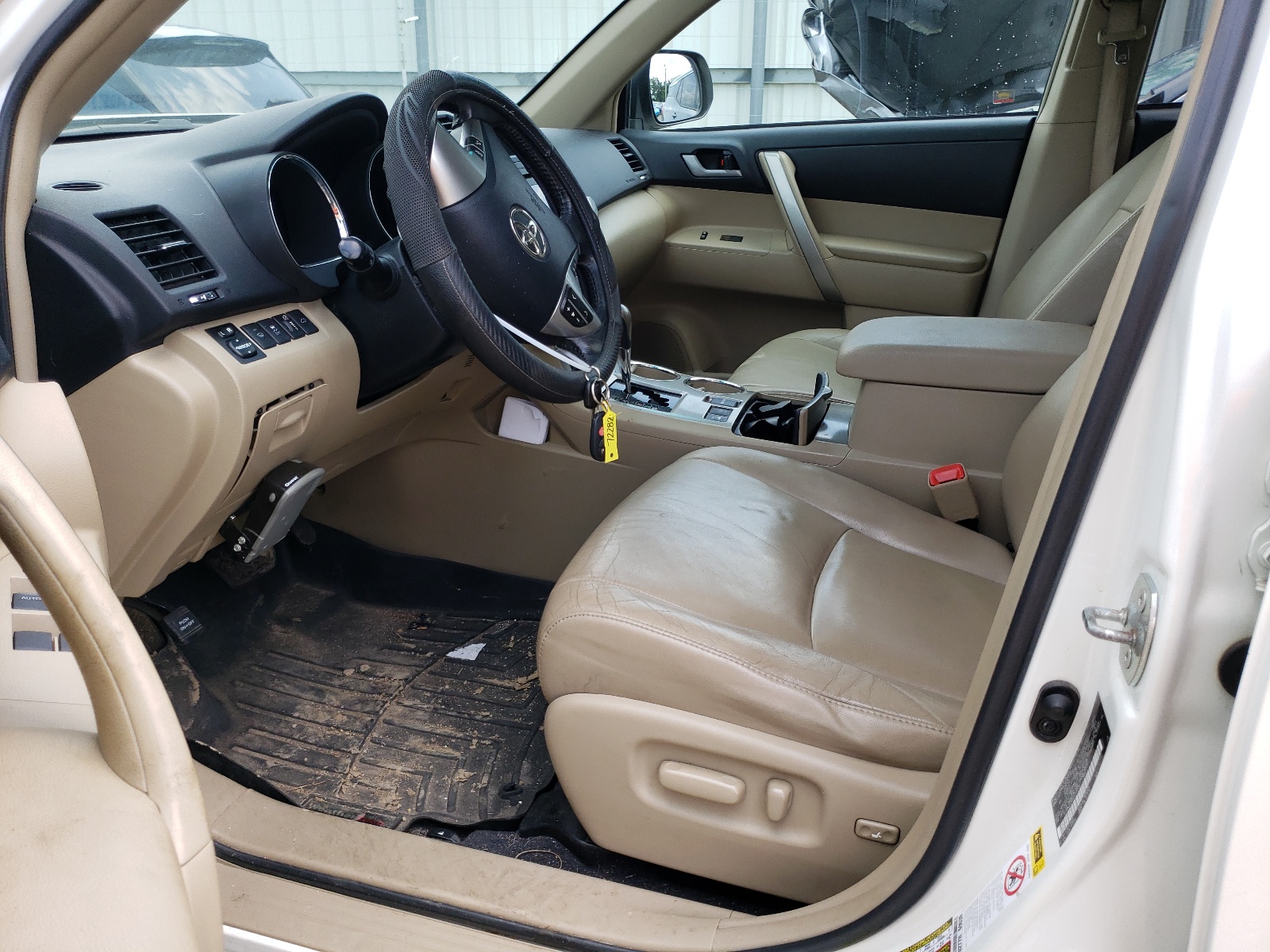 5TDBK3EH6CS111320 2012 Toyota Highlander Base