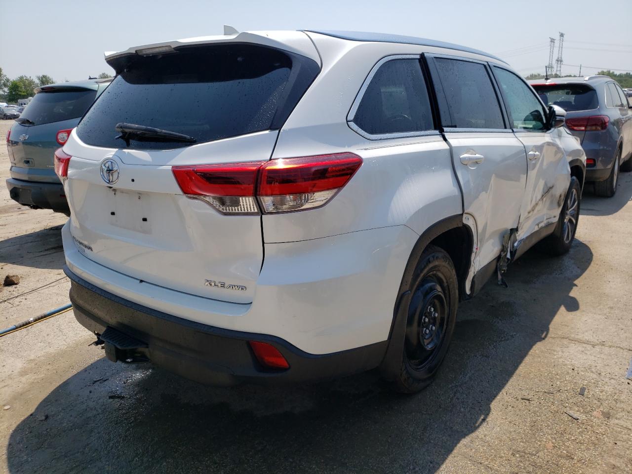 2019 Toyota Highlander Se VIN: 5TDJZRFH5KS589364 Lot: 65977844