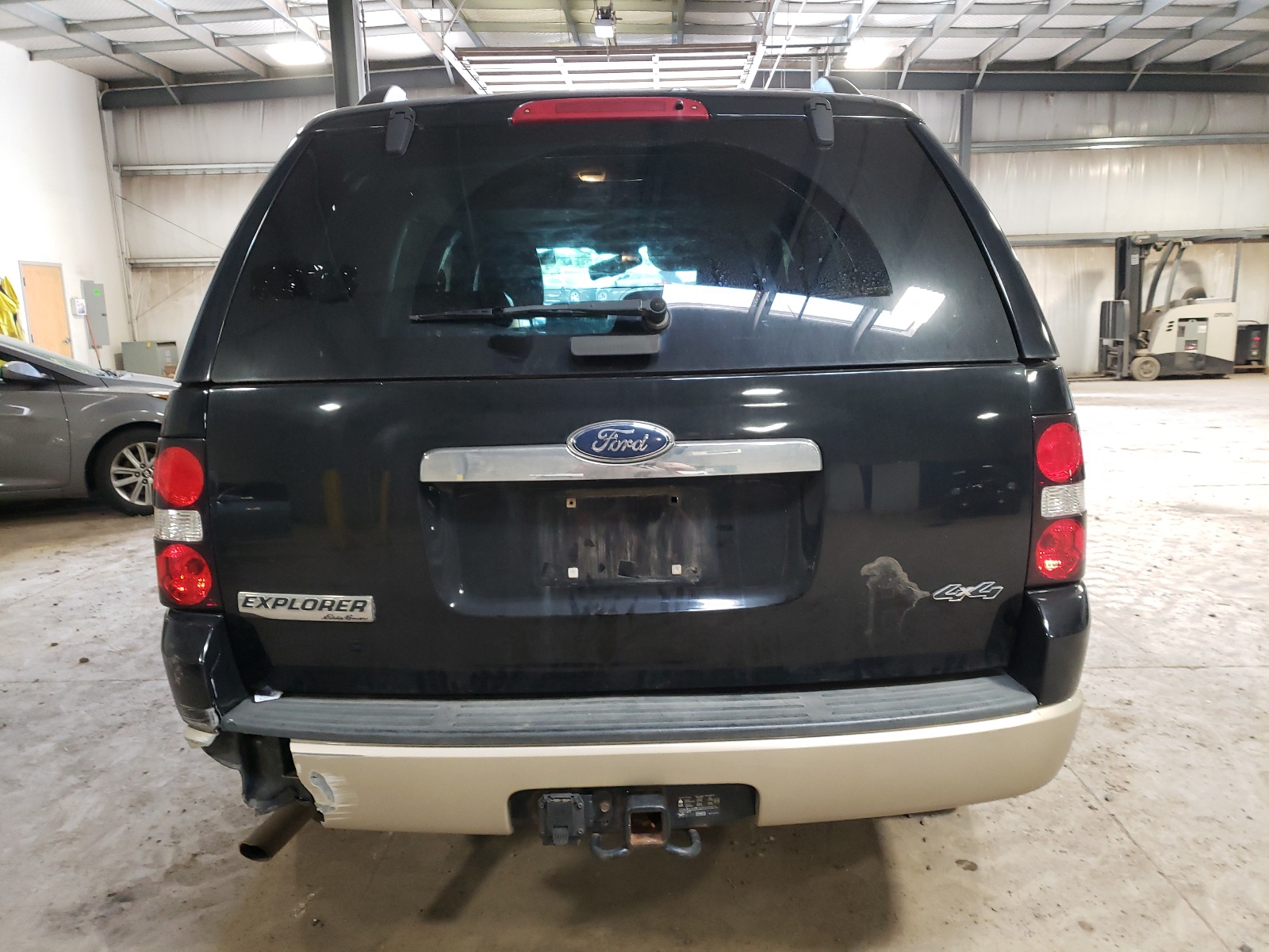 1FMEU7E89AUA08802 2010 Ford Explorer Eddie Bauer