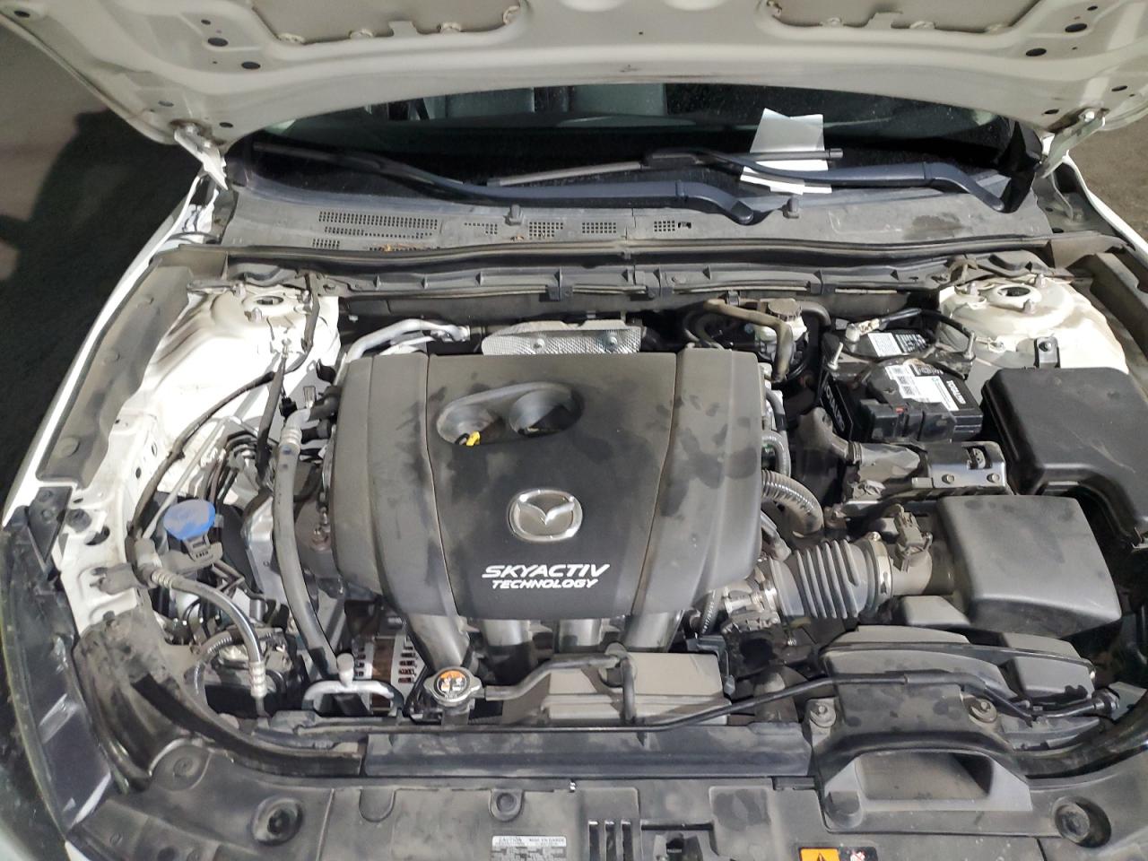 3MZBN1L33JM186425 2018 Mazda 3 Touring