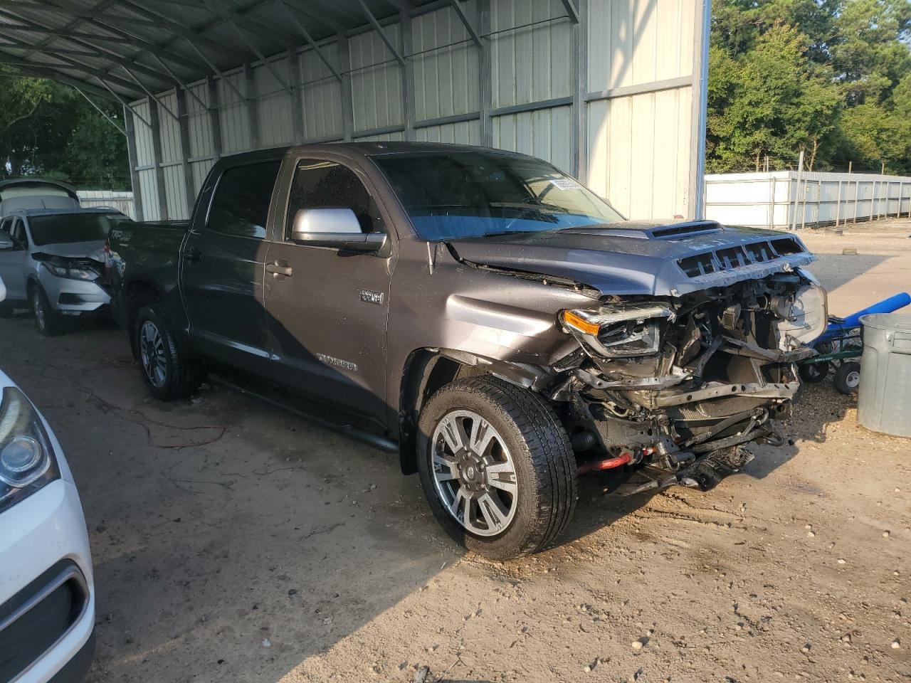 VIN 5TFDW5F19JX737395 2018 TOYOTA TUNDRA no.4