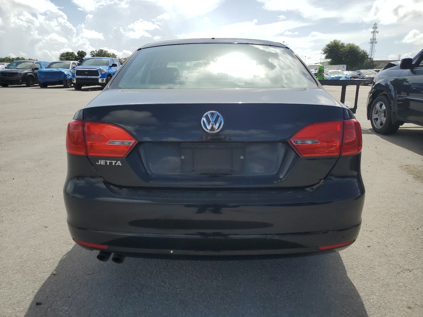 2013 Volkswagen Jetta Base vin: 3VW2K7AJ8DM257085