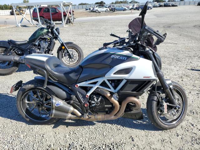 2015 Ducati Diavel  de vânzare în Antelope, CA - Side