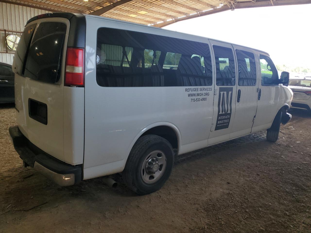 2010 Chevrolet Express - Image 3