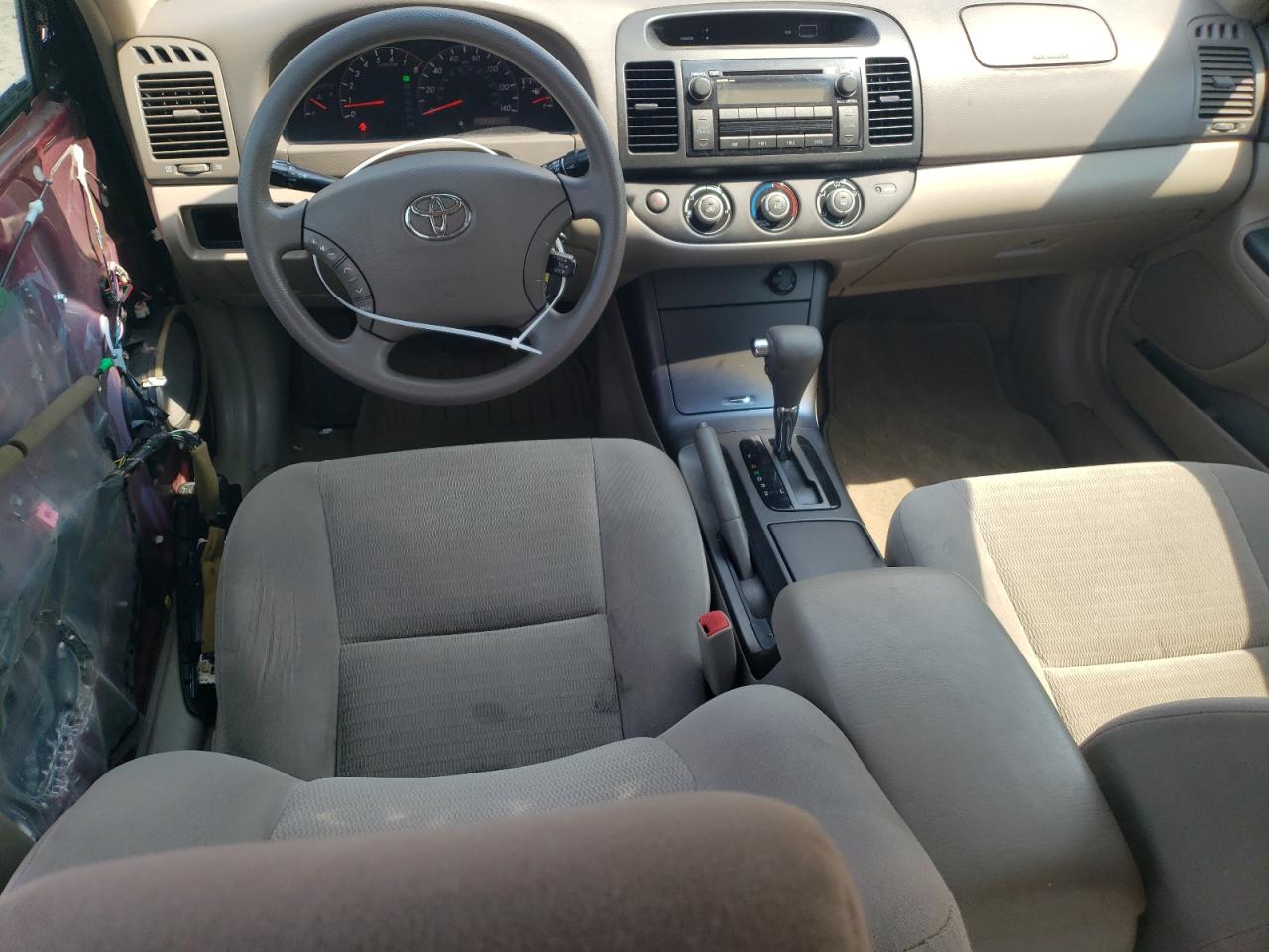 2005 Toyota Camry Le VIN: 4T1BF30K75U107102 Lot: 65982914