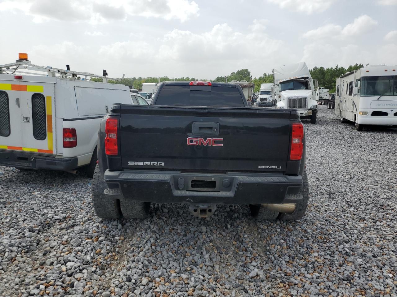 1GT42YEY6JF279283 2018 GMC Sierra K3500 Denali