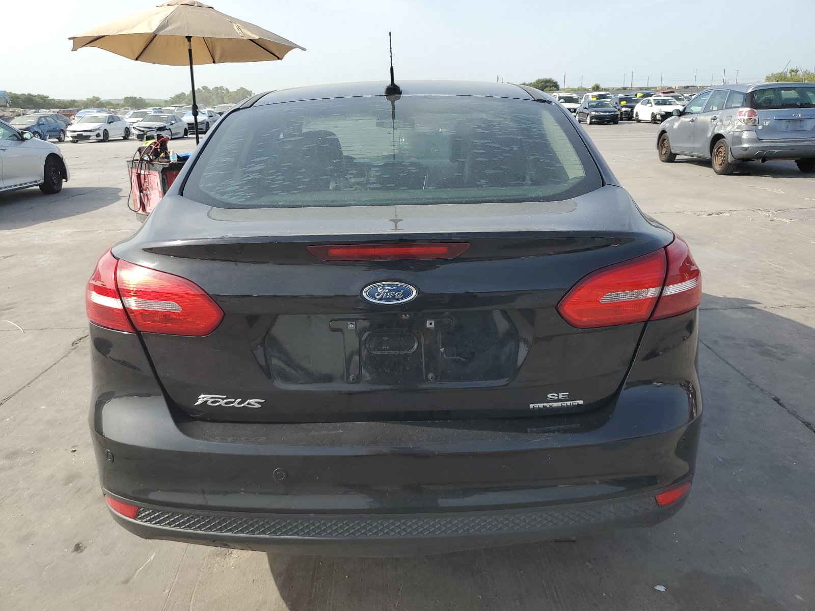 2016 Ford Focus Se vin: 1FADP3F27GL374286