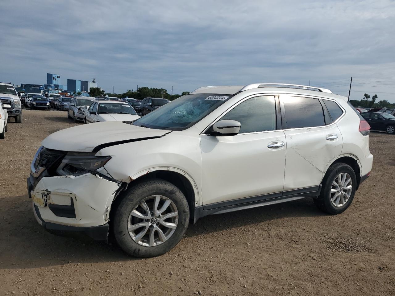 JN8AT2MVXJW352261 2018 NISSAN ROGUE - Image 1