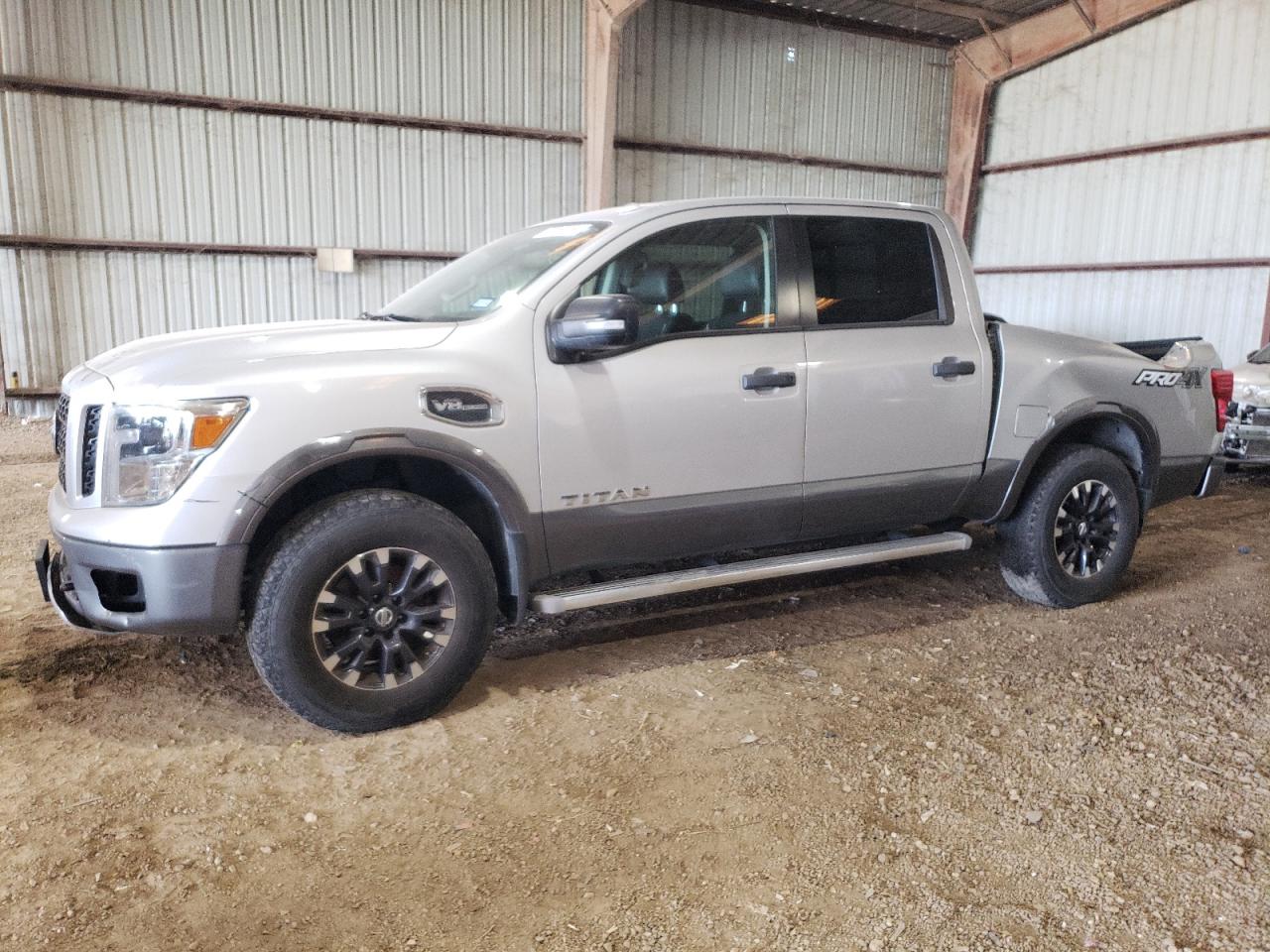 2017 NISSAN TITAN