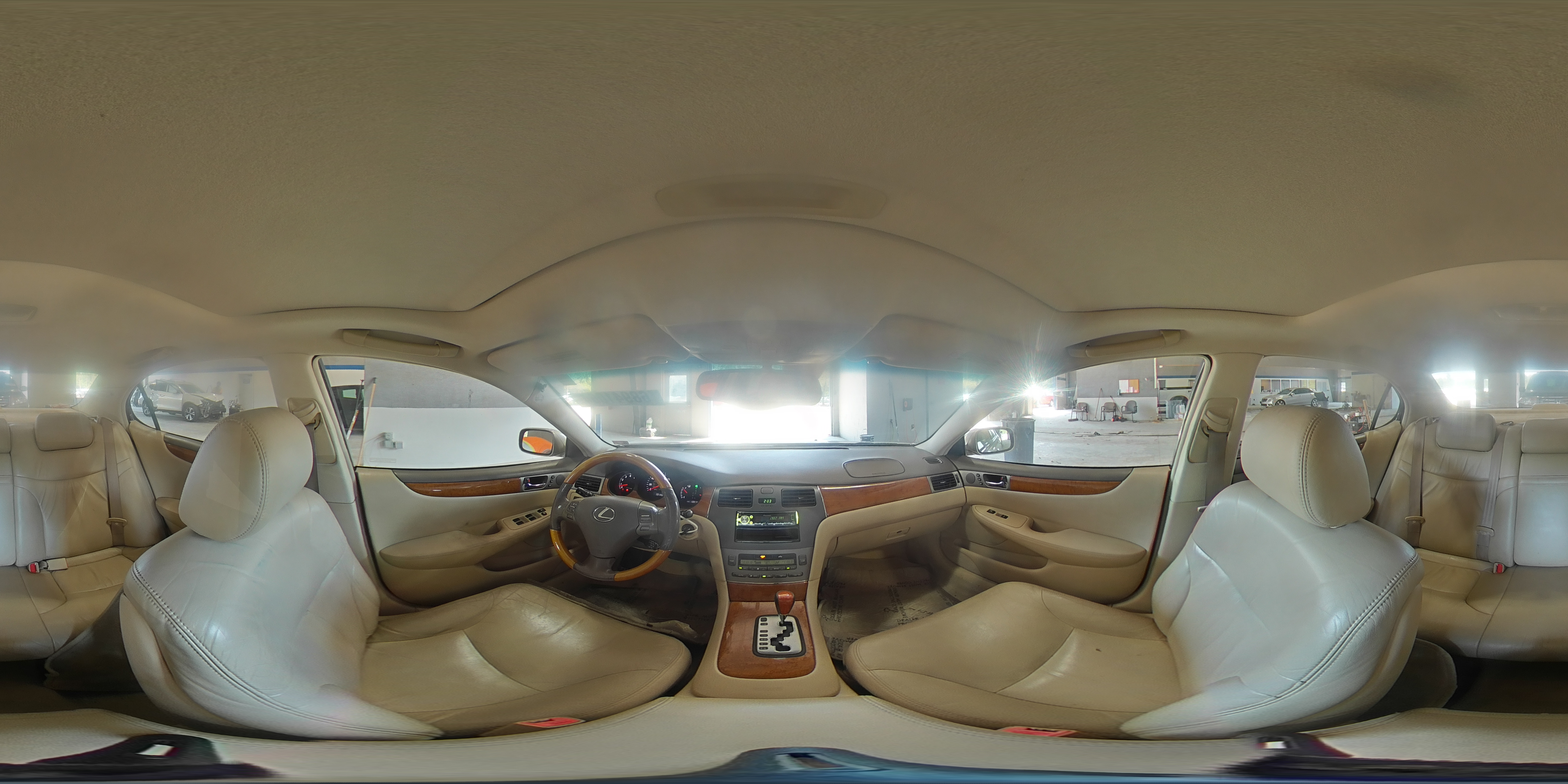 2005 Lexus ES - Image 12