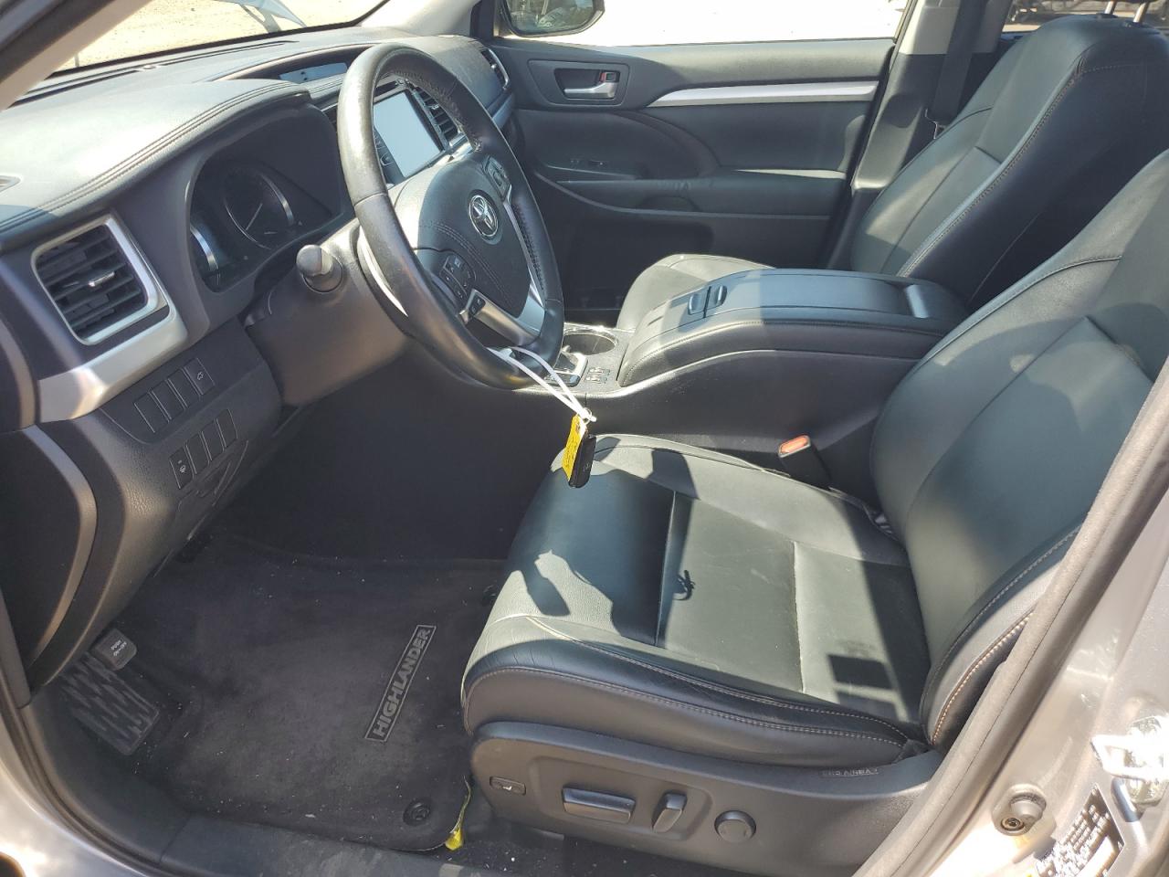 2015 Toyota Highlander - Image 7