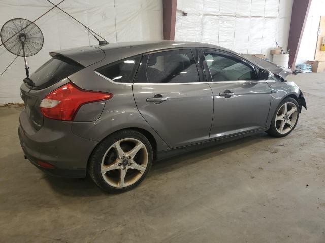 Hatchbacks FORD FOCUS 2012 Szary